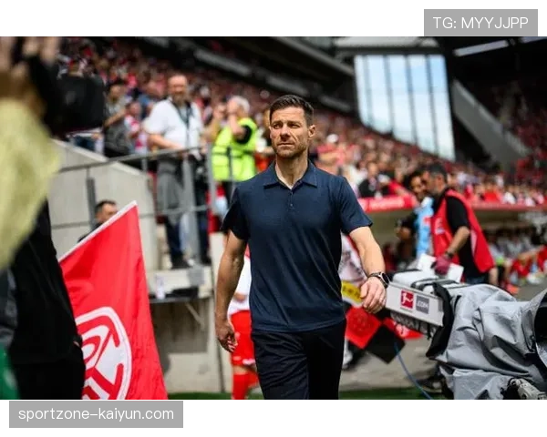 述评：哈维-阿隆索的勒沃库森，用控球与纪律重塑德甲格局